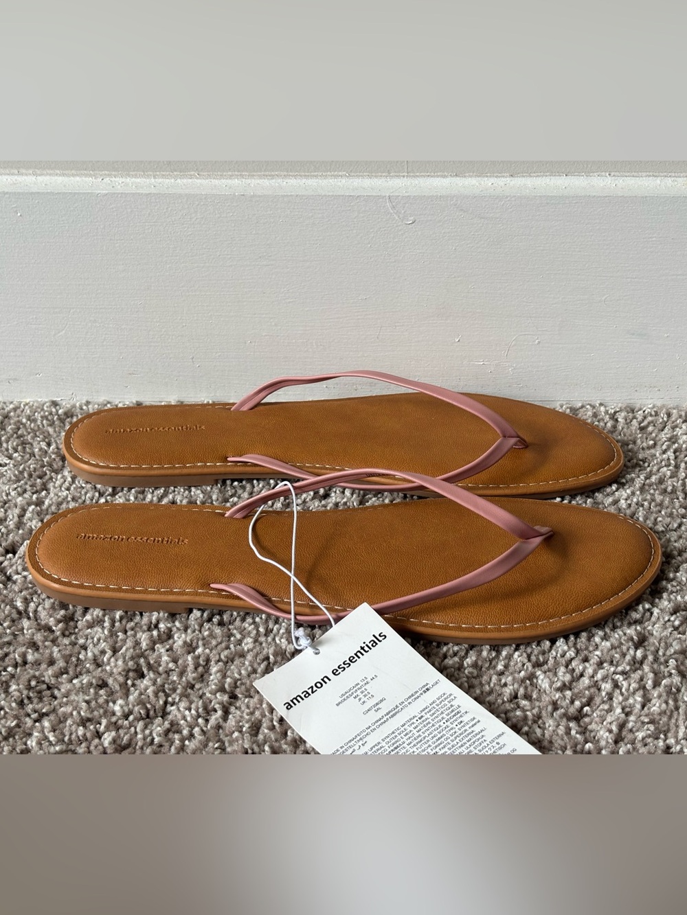 NWT Amazon Essentials Women's Pink Strap Flip Flop Sandals Size: 13.5 - Picture 5 of 5